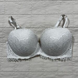 Victoria's Secret, White Lace Bra size 34D, bridal excellent condition